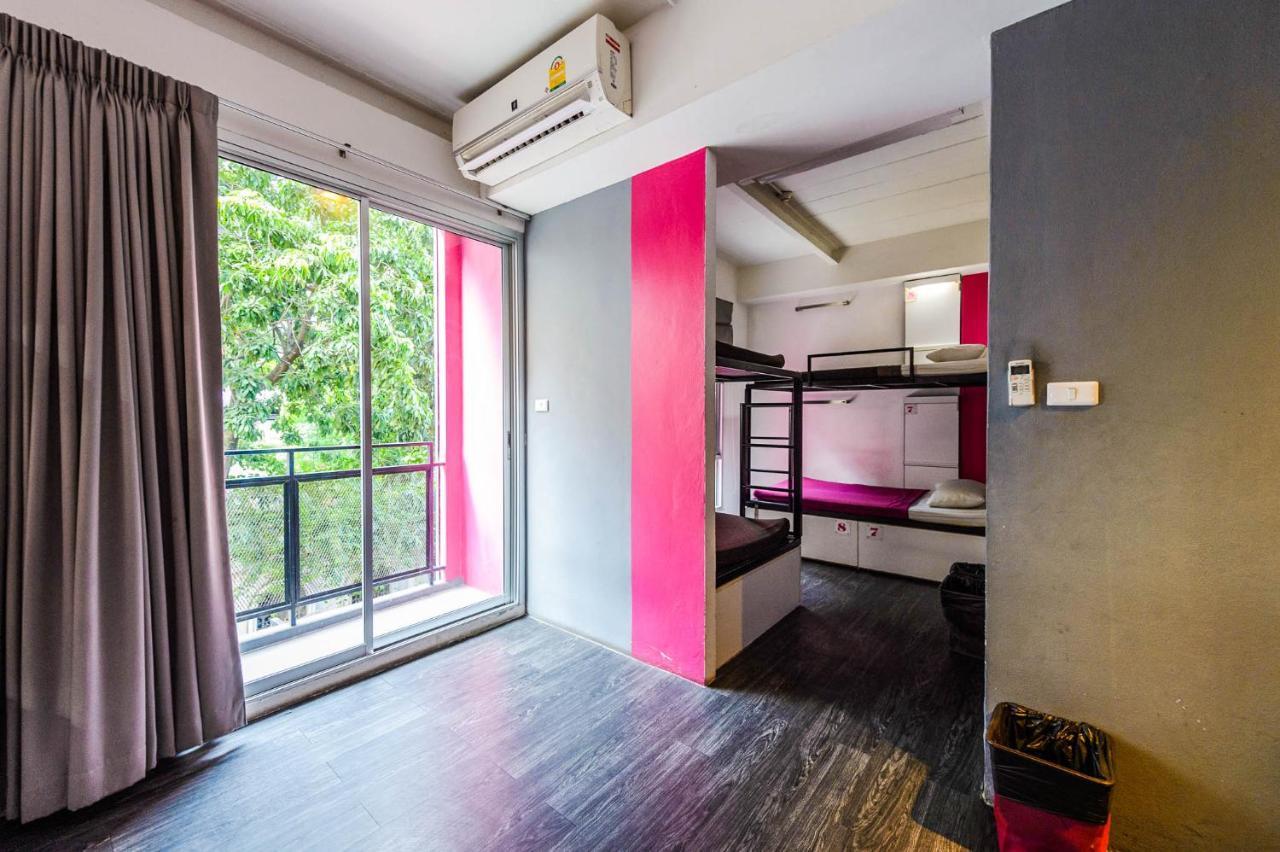 CheQinn Hostel - Sukhumvit 4 Nana Plaza Bangkok Exterior foto